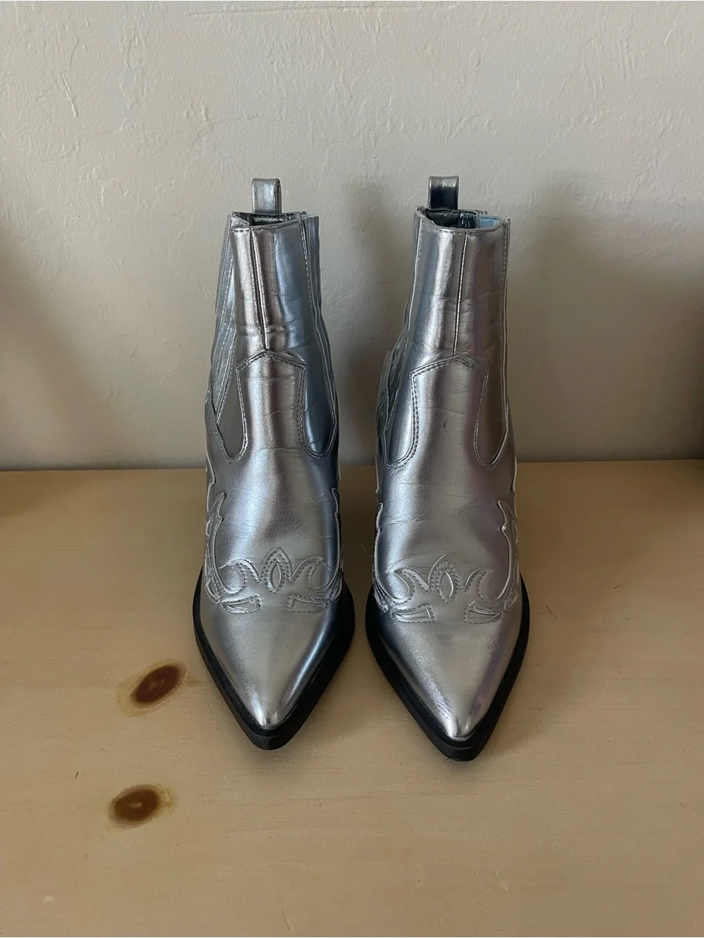 Shoe Dazzle Silver Metallic Western Ankle Booties cowboy boots 7